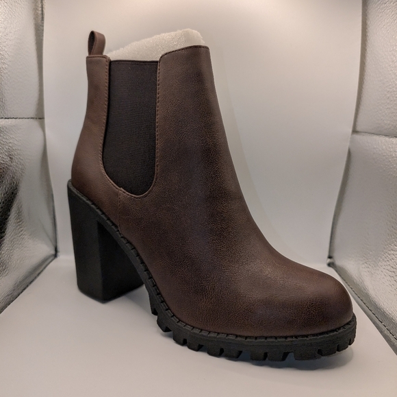 MARCOREPUBLIC Geneva Brown Ankle Boots - Picture 6 of 10